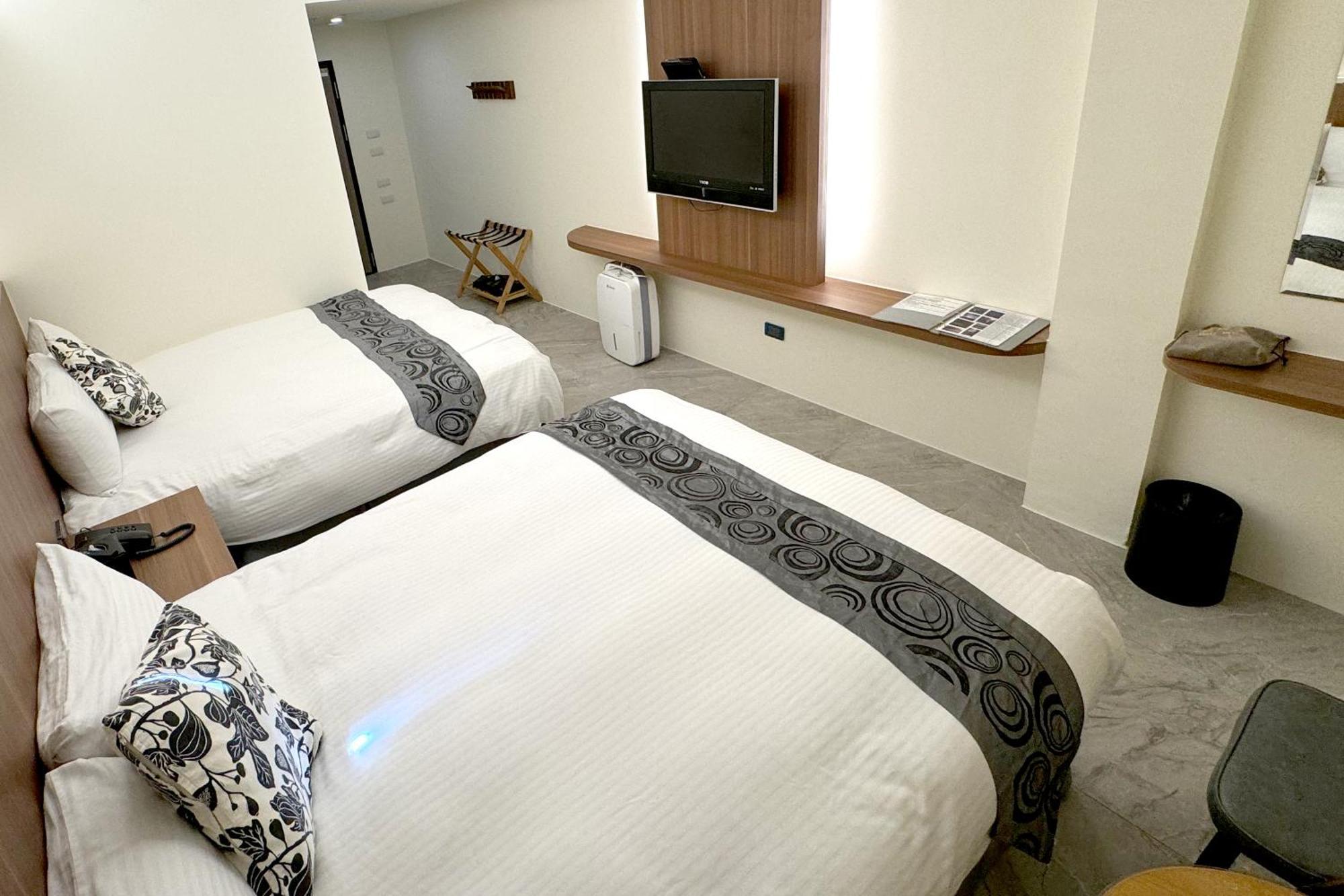 Dafong Hotel Zhongzheng  Exterior photo